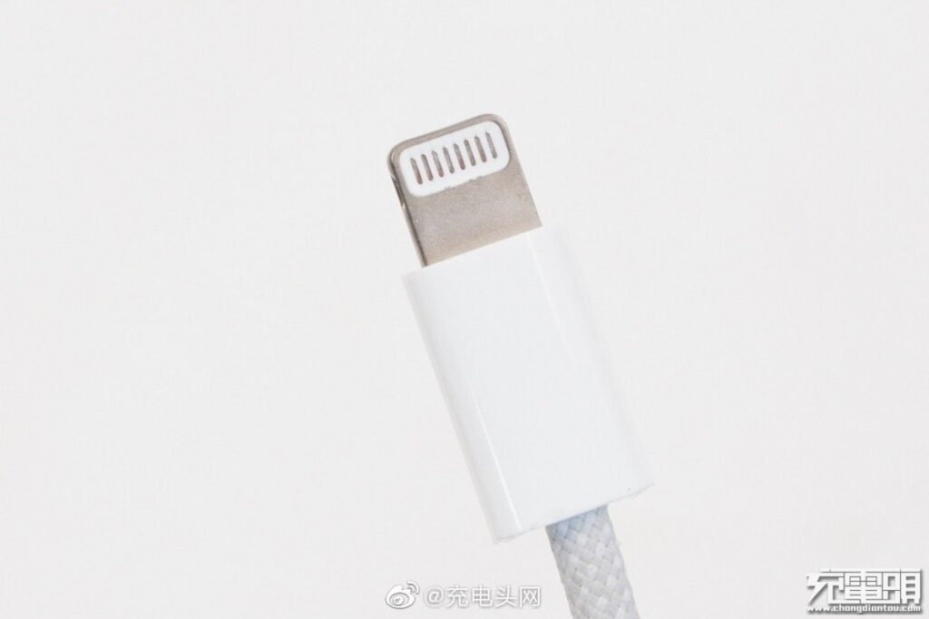 Опубликованы первые фото обновленного кабеля Lightning для iPhone 12