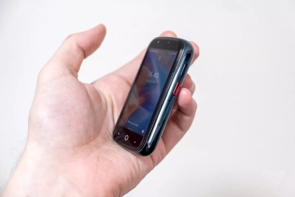 Unihertz представила 3-дюймовый мини-смартфон на Android 10