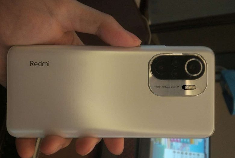 Самый доступный флагманский смартфон Redmi K40 Pro показали на «живом» фото