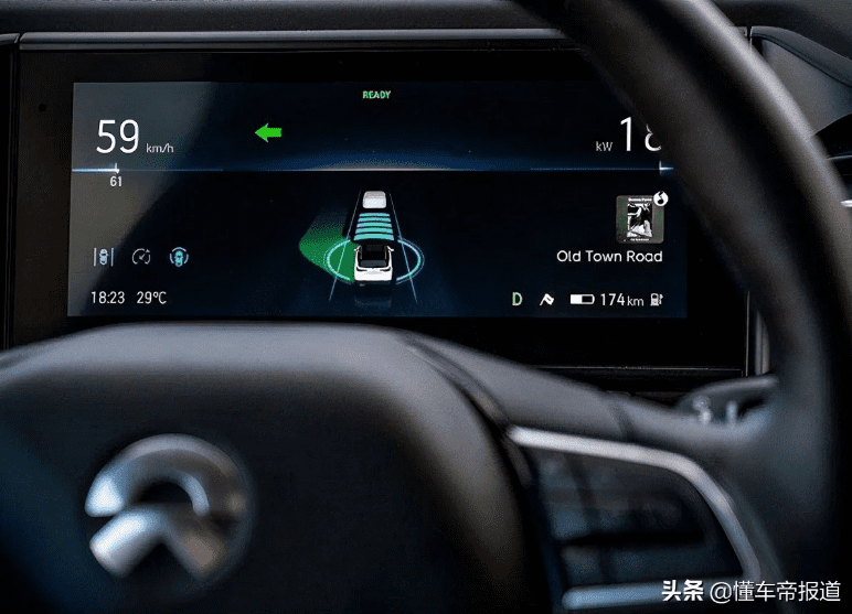 Huawei снимает головку автономного вождения из-за оскорбительных замечаний о Tesla