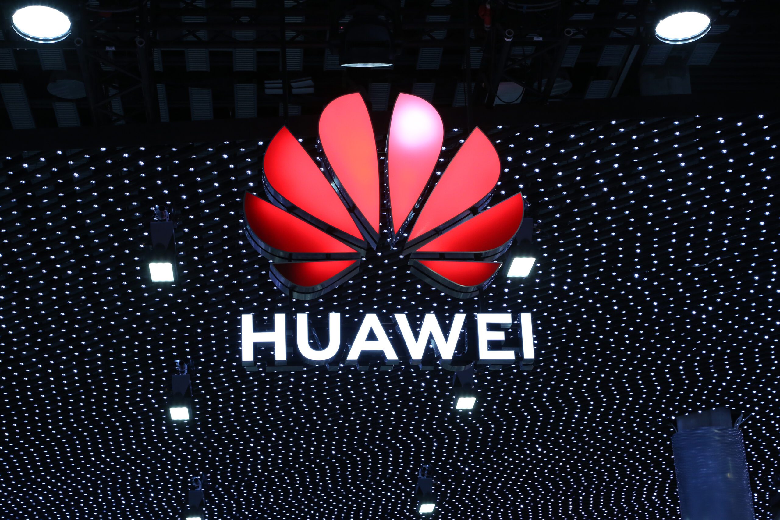 Huawei инвестирует в фирму German Litho, основанную на полупроводниках 