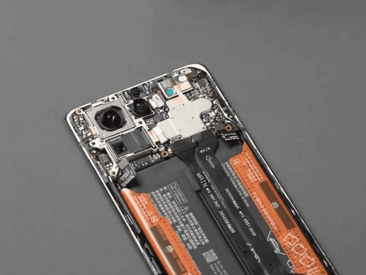 Разборка Xiaomi Mi MIX 4 показала внутренности и камеру на дисплее