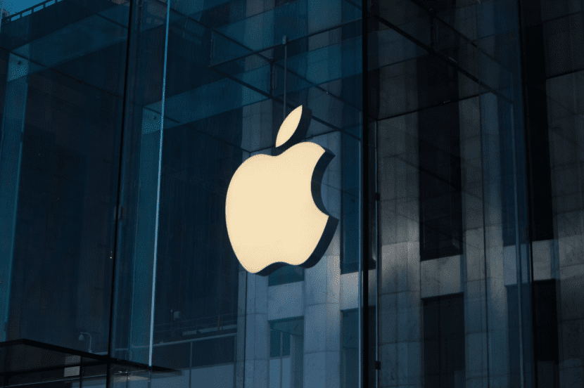 Apple должна до 9 декабря изменить свою систему платежей в приложениях