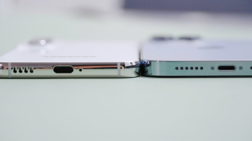 Макет нового Samsung Galaxy S22 впервые сравнили с iPhone 13 Pro
