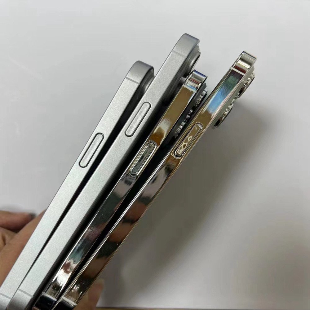 Фотографии макетов iPhone 14 показали отсутствие привычного выреза в экране старших моделей