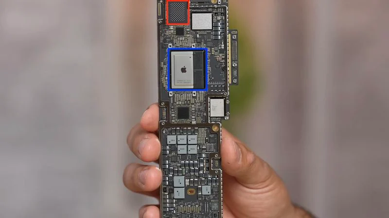 Разборка MacBook Air показала чип M2 и один чип памяти для модели 256 ГБ