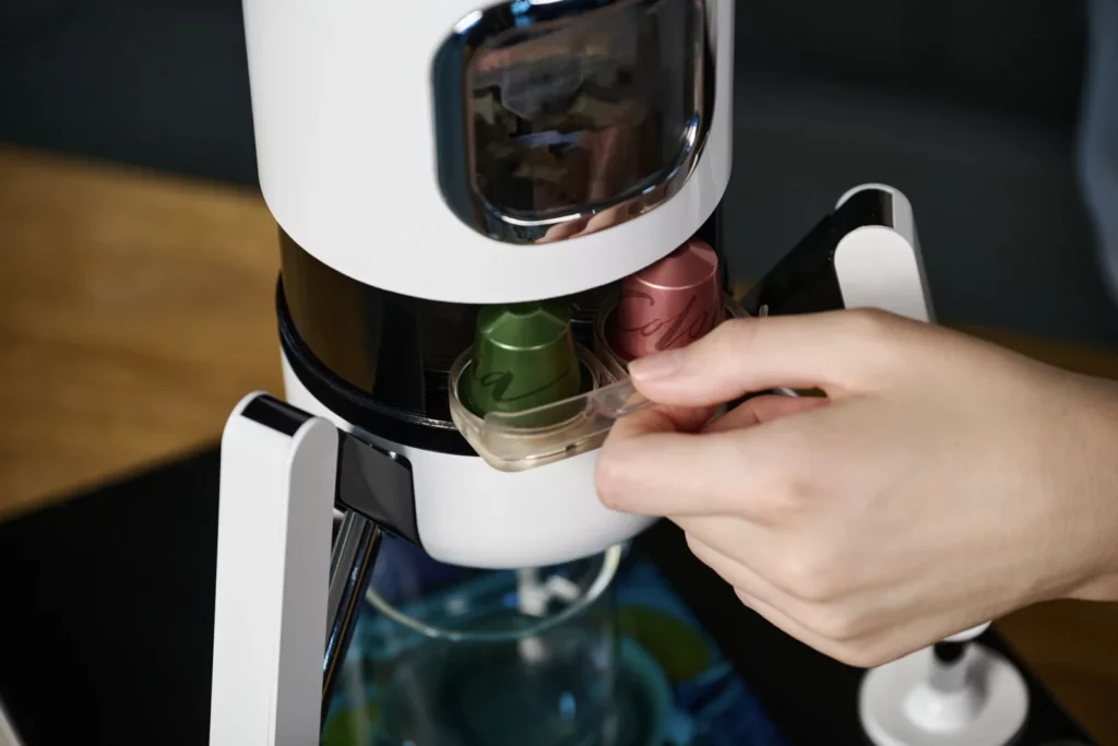 LG представила уникальную кофемашину в виде «Аполлона-11»