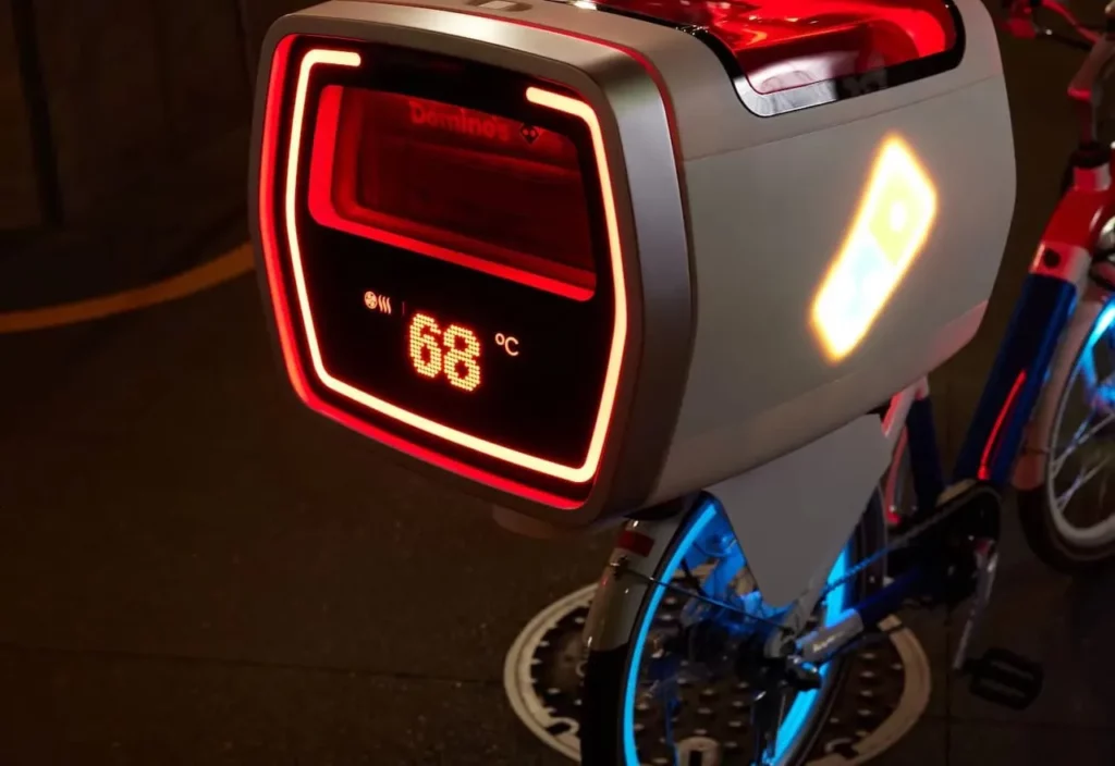 Domino’s представила электрический велосипед со встроенной духовкой