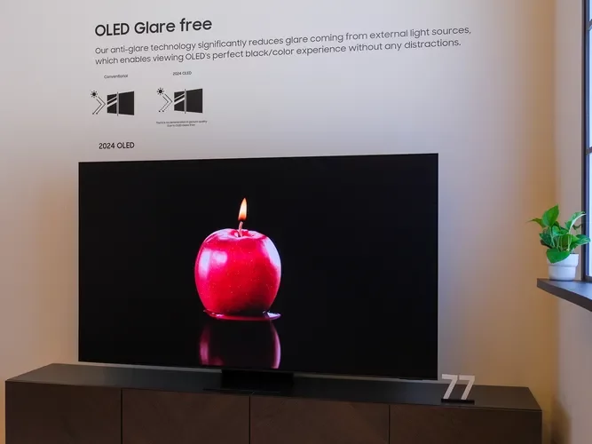 Samsung на CES 2024 показала OLED-телевизор S95D, который действительно не бликует
