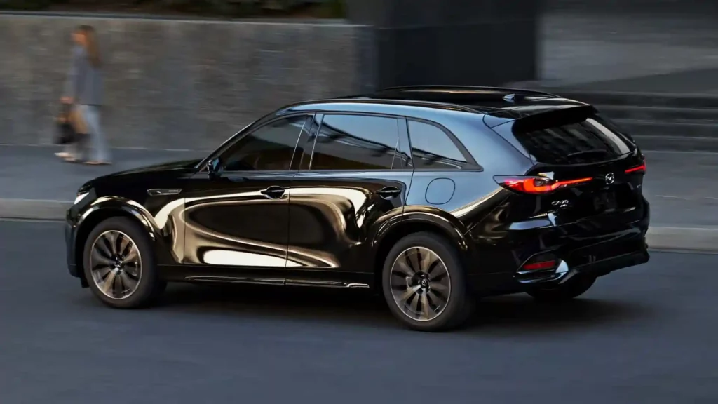 Mazda представила новый среднеразмерный внедорожник CX-70