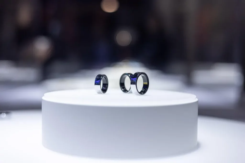 Samsung провела презентацию своего первого смарт-кольца Galaxy Ring