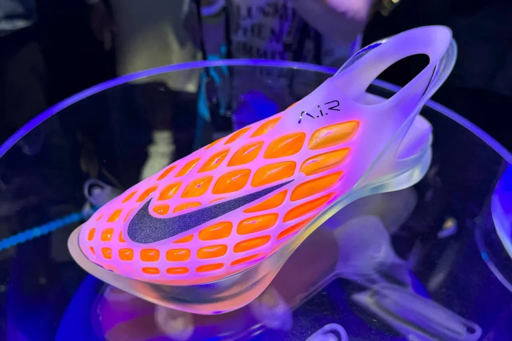 Искусственный интеллект для Nike разработал уникальную коллекцию кроссовок