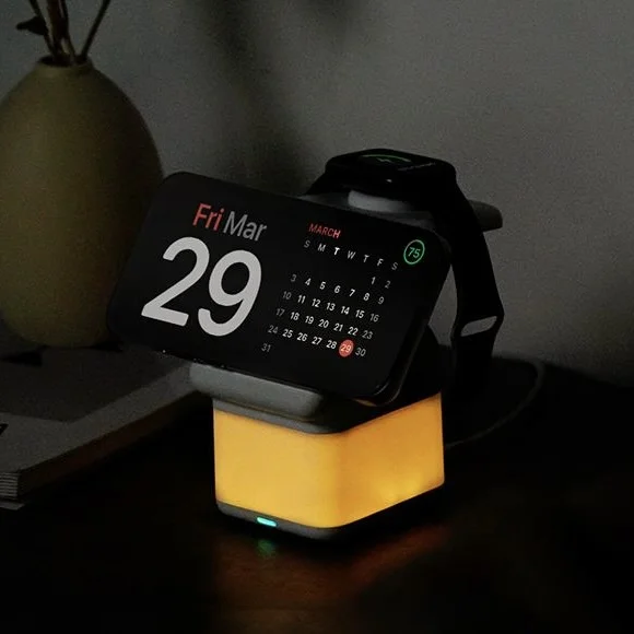 На Kickstarter представили зарядку-ночник в виде домика для Apple Watch и iPhone