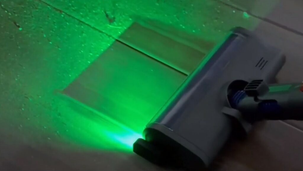 Компания Xiaomi представила беспроводной пылесос с подсветкой пыли