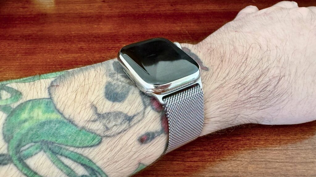 Appleinsider: Татуировки стали помехой для работы смарт-часов Apple Watch