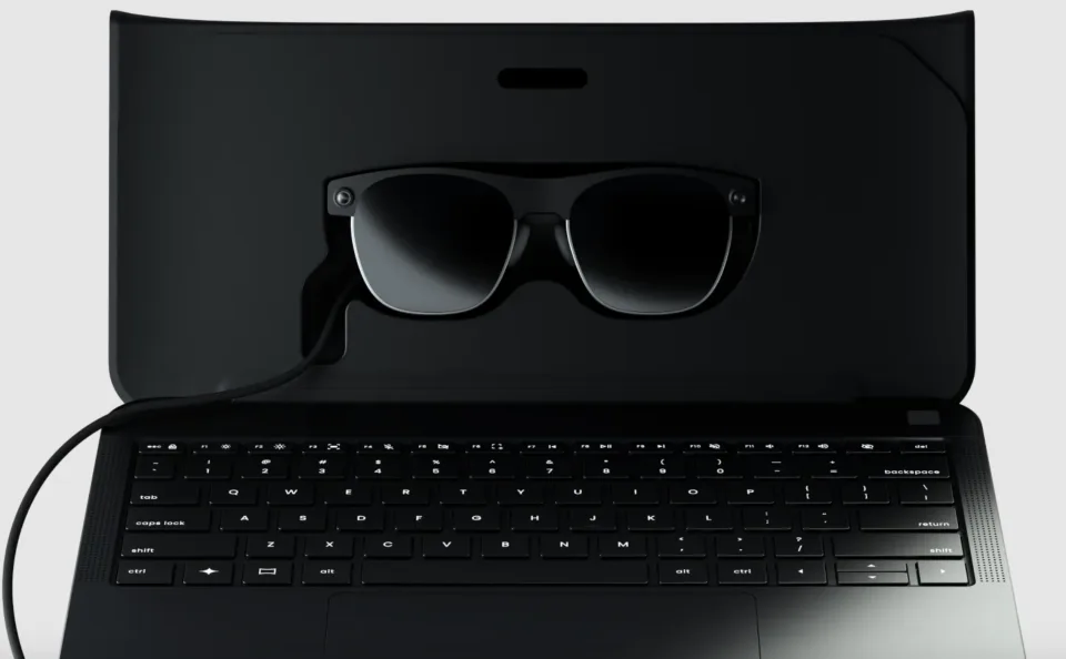 Компания Sightful сделала ноутбук Spacetop G1 с AR-очками вместо экрана