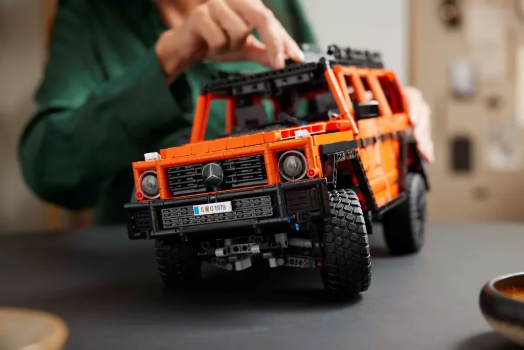 LEGO выпустила новый набор в честь 45-летия Mercedes-Benz G500