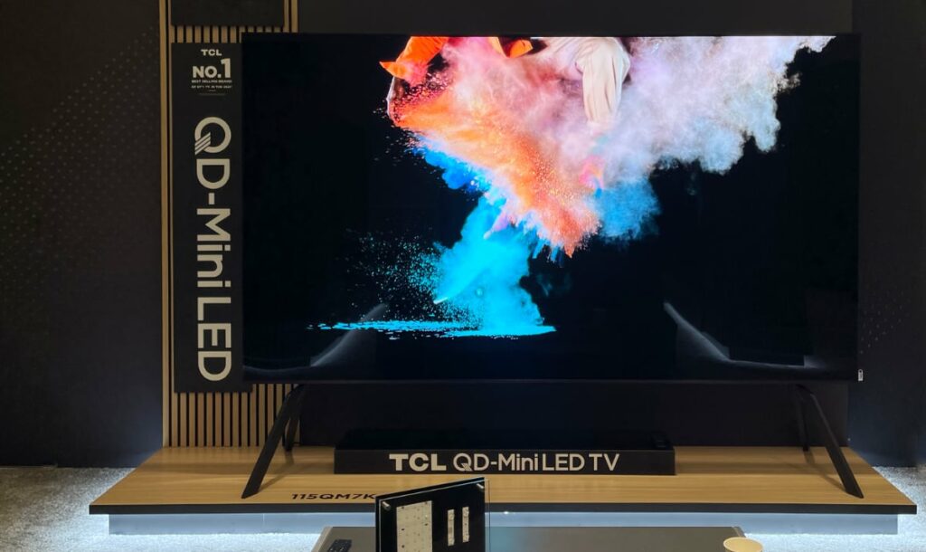 TCL представила 115-дюймовый телевизор QM7K 2025 года