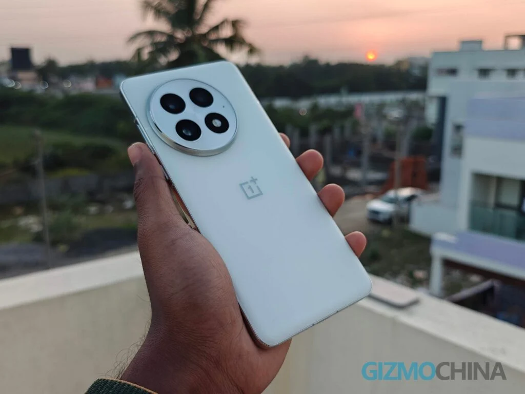 OnePlus провел тесты флагмана OP15 с батареей 7000 мАч и зарядкой 100 Вт