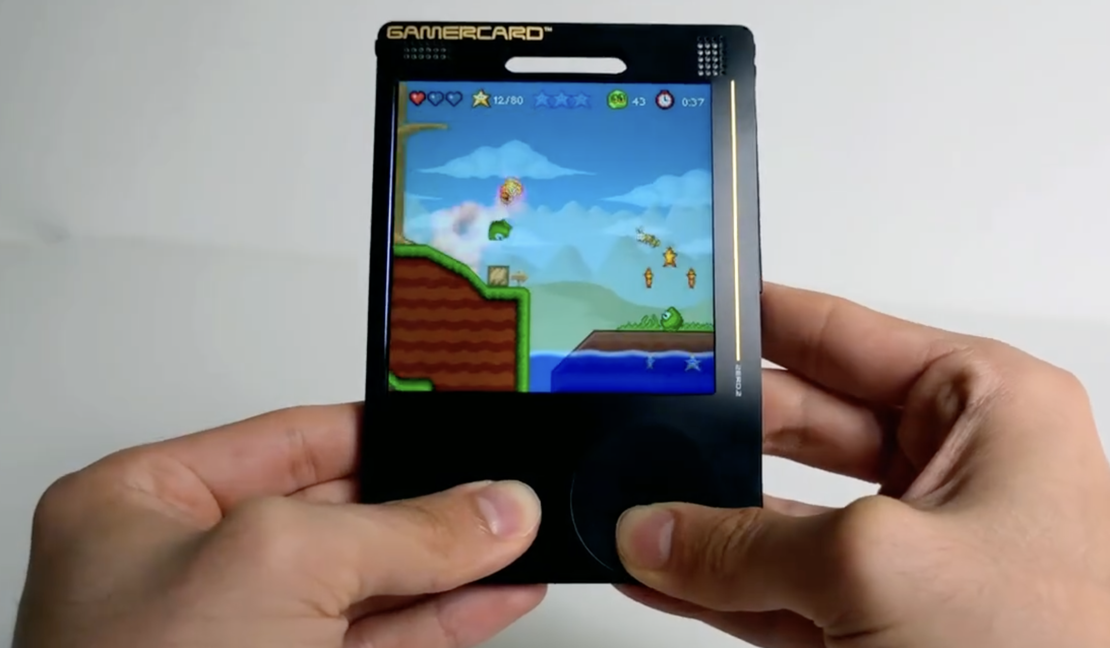 Представили GamerCard - портативный эмулятор размером с подарочную карту