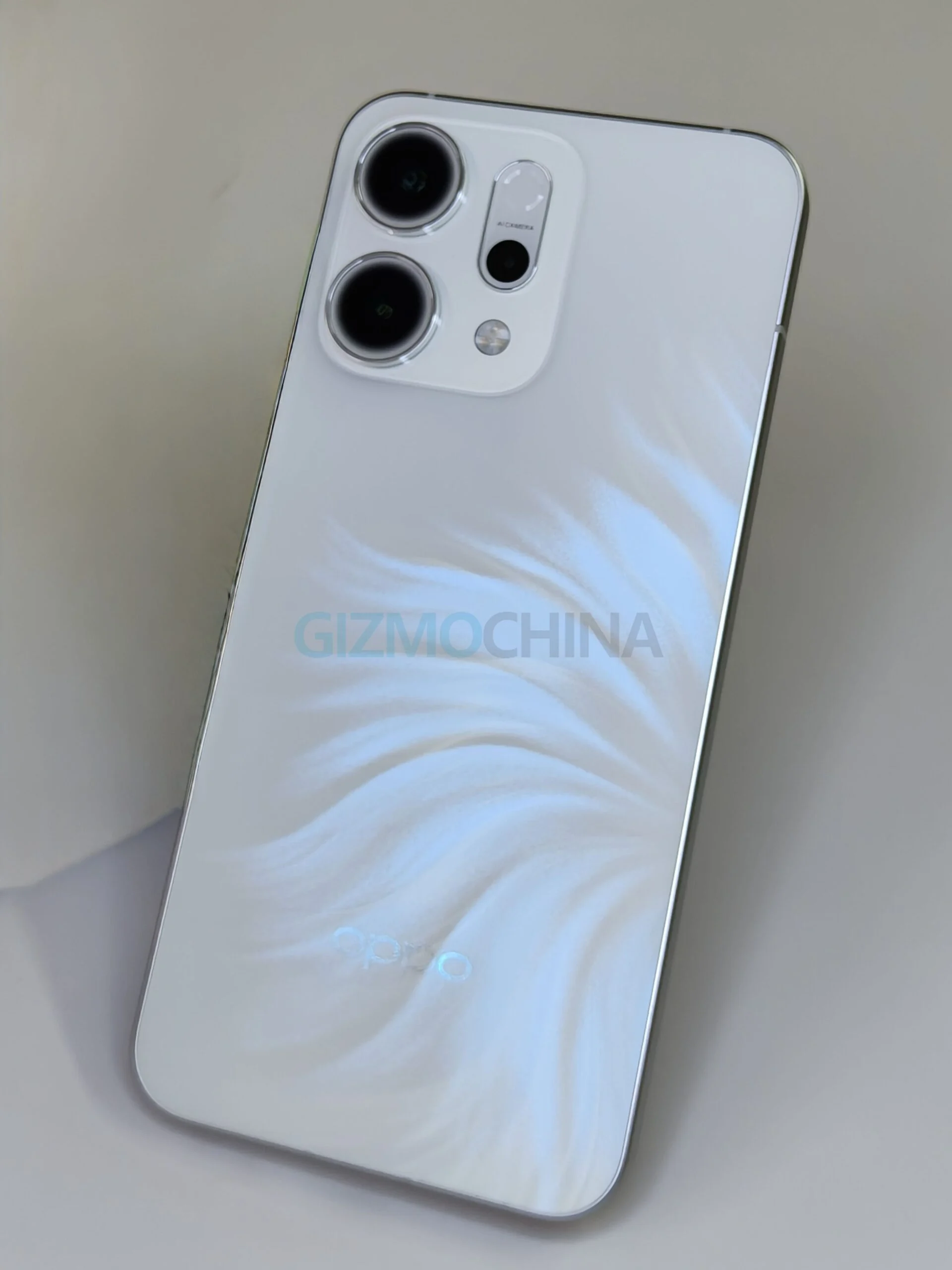 Oppo Reno 14 5G: стильный смартфон с мощной батареей и камерой