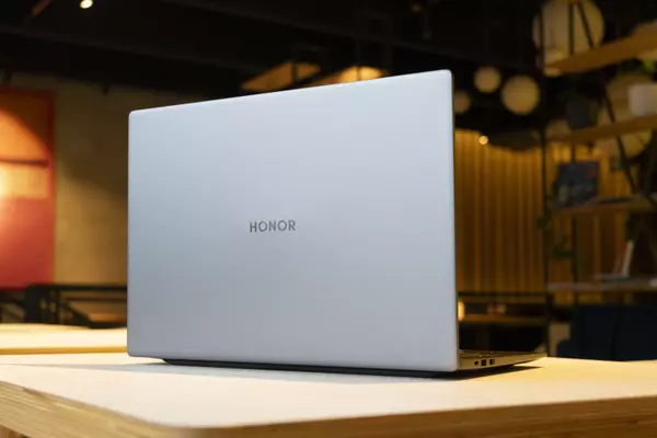 В России начали продажи ноутбука HONOR MagicBook X16 AMD 2025